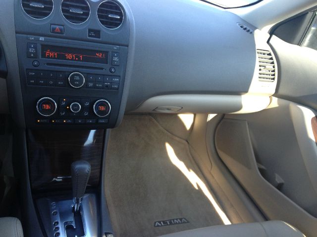 2011 Nissan Altima SLT Quad Cab 2WD