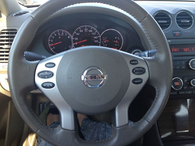 2011 Nissan Altima SLT Quad Cab 2WD