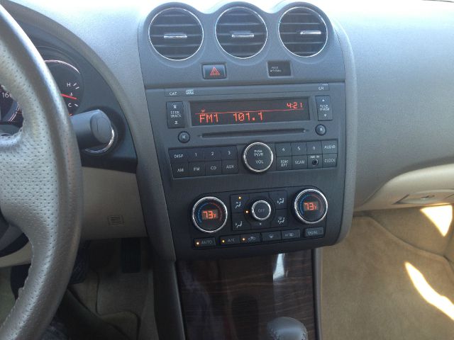 2011 Nissan Altima SLT Quad Cab 2WD
