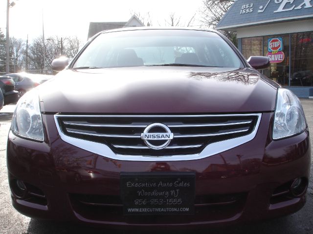 2011 Nissan Altima LS NICE