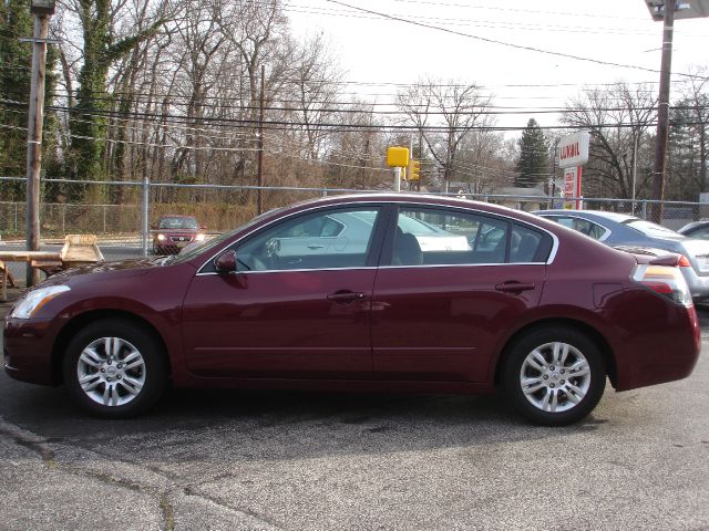 2011 Nissan Altima LS NICE