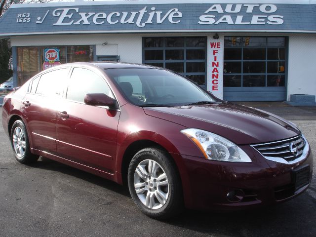 2011 Nissan Altima LS NICE