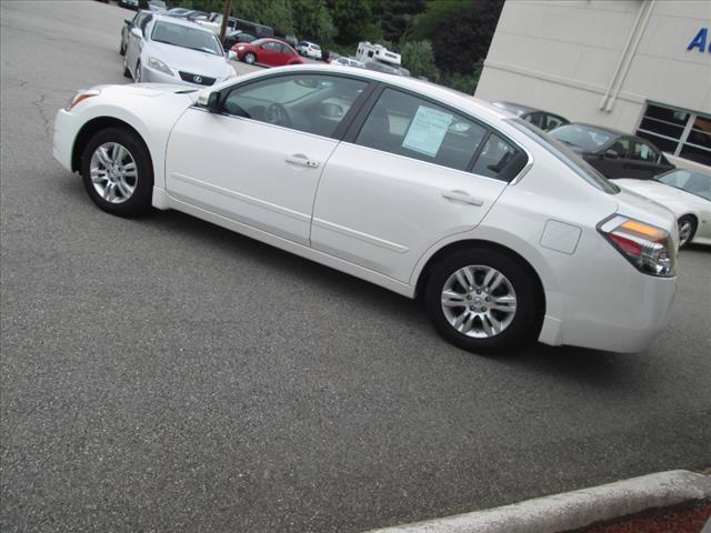 2011 Nissan Altima SLT Quad Cab 2WD