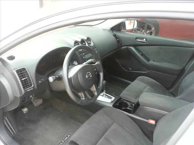 2012 Nissan Altima 4WD Crew Cab 140.5 Laramie