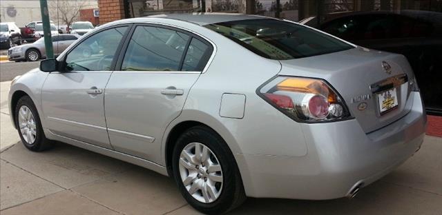 2012 Nissan Altima 4WD Crew Cab 140.5 Laramie