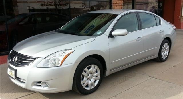 2012 Nissan Altima 4WD Crew Cab 140.5 Laramie