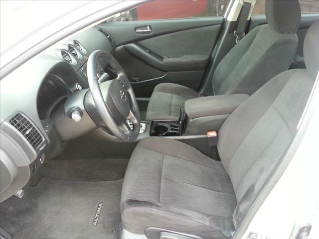 2012 Nissan Altima 4WD Crew Cab 140.5 Laramie