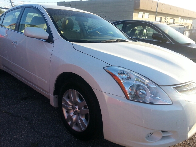 2012 Nissan Altima Pickupslt Quad Cab SWB 4WD 4x4 Truck