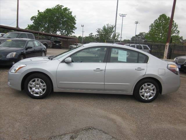 2012 Nissan Altima 4WD Crew Cab 140.5 Laramie