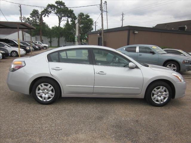 2012 Nissan Altima 4WD Crew Cab 140.5 Laramie