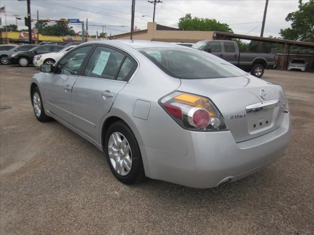 2012 Nissan Altima 4WD Crew Cab 140.5 Laramie