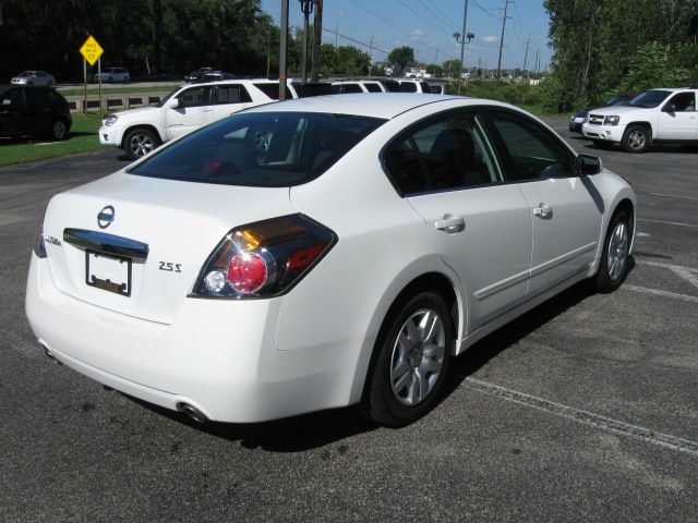 2012 Nissan Altima Pickupslt Quad Cab SWB 4WD 4x4 Truck