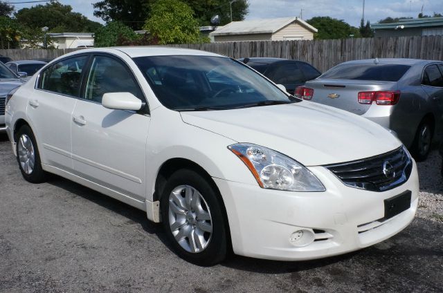 2012 Nissan Altima Pickupslt Quad Cab SWB 4WD 4x4 Truck