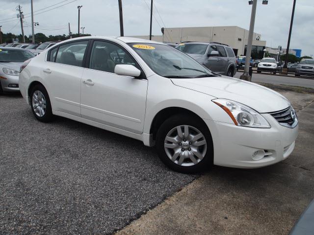 2012 Nissan Altima Pickupslt Quad Cab SWB 4WD 4x4 Truck