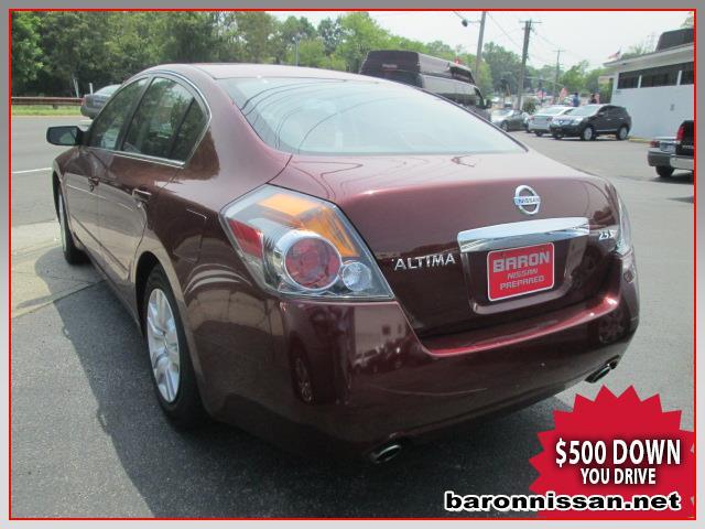 2012 Nissan Altima 4WD Crew Cab 140.5 Laramie