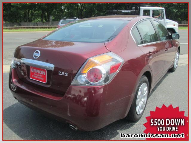 2012 Nissan Altima 4WD Crew Cab 140.5 Laramie