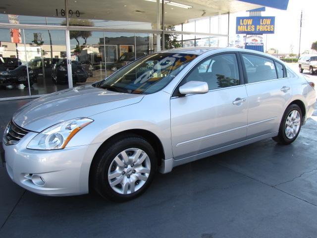 2012 Nissan Altima 4x4 Truck