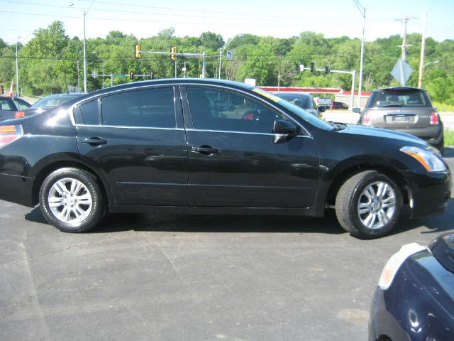 2012 Nissan Altima 2dr Cpe Performance Manual