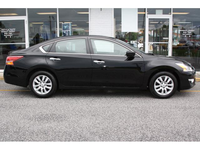 2013 Nissan Altima Pickupslt Quad Cab SWB 4WD 4x4 Truck