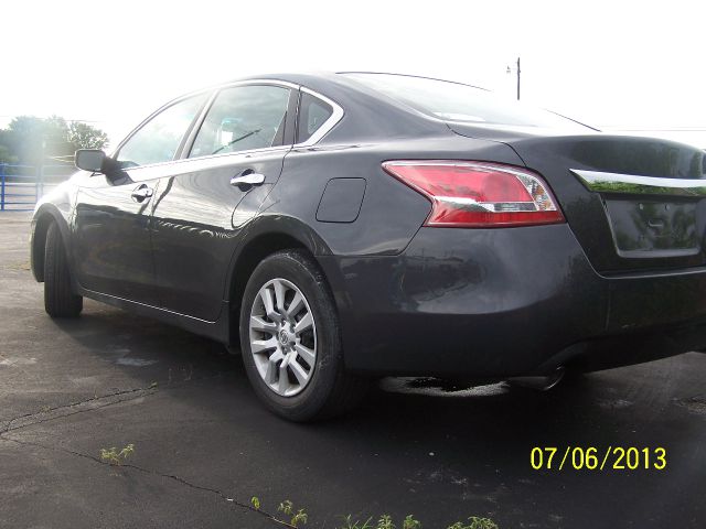 2013 Nissan Altima Pickupslt Quad Cab SWB 4WD 4x4 Truck