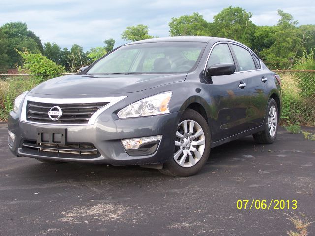 2013 Nissan Altima Pickupslt Quad Cab SWB 4WD 4x4 Truck