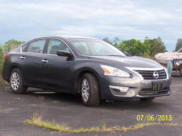 2013 Nissan Altima Pickupslt Quad Cab SWB 4WD 4x4 Truck