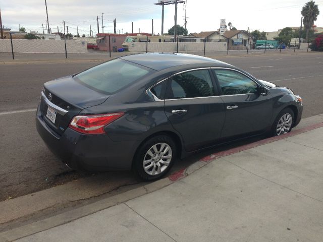 2013 Nissan Altima Pickupslt Quad Cab SWB 4WD 4x4 Truck