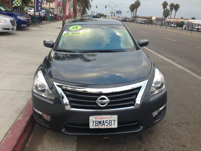 2013 Nissan Altima Pickupslt Quad Cab SWB 4WD 4x4 Truck