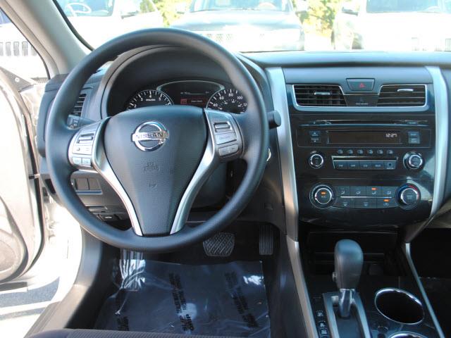 2013 Nissan Altima Pickupslt Quad Cab SWB 4WD 4x4 Truck