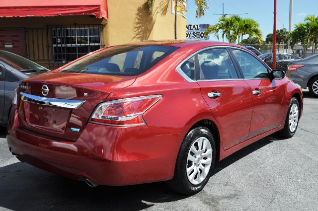 2013 Nissan Altima Pickupslt Quad Cab SWB 4WD 4x4 Truck