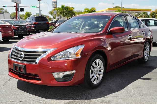 2013 Nissan Altima Pickupslt Quad Cab SWB 4WD 4x4 Truck