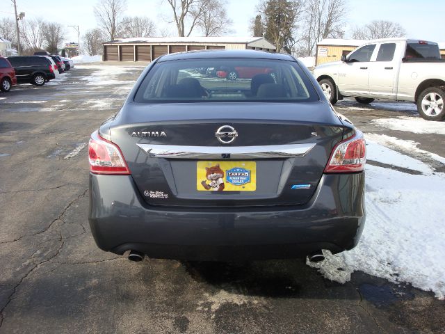 2013 Nissan Altima Pickupslt Quad Cab SWB 4WD 4x4 Truck