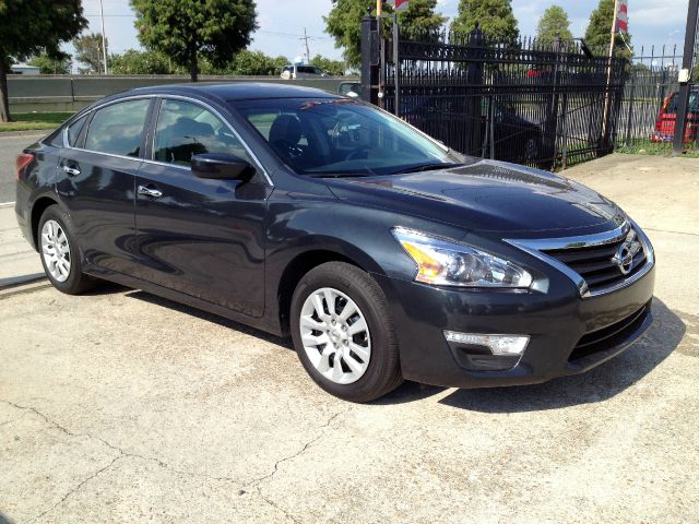 2013 Nissan Altima Pickupslt Quad Cab SWB 4WD 4x4 Truck