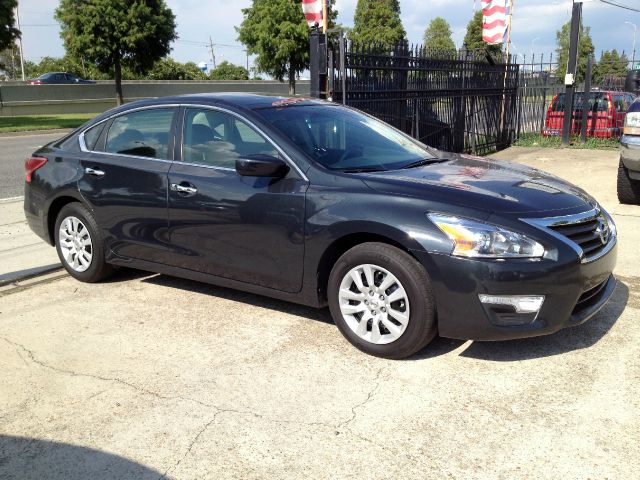 2013 Nissan Altima Pickupslt Quad Cab SWB 4WD 4x4 Truck