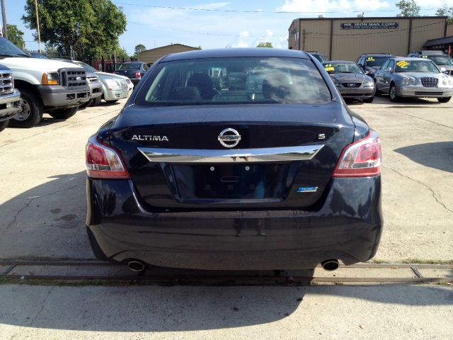 2013 Nissan Altima Pickupslt Quad Cab SWB 4WD 4x4 Truck