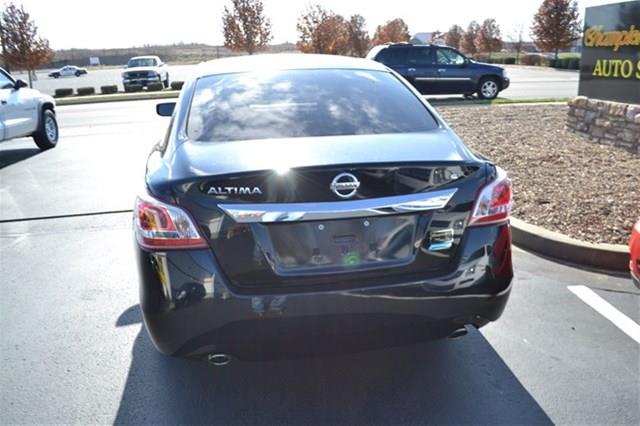 2013 Nissan Altima Pickupslt Quad Cab SWB 4WD 4x4 Truck