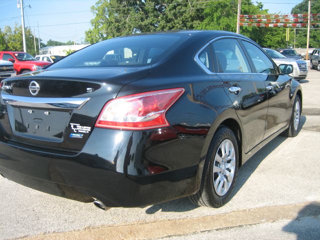 2013 Nissan Altima Pickupslt Quad Cab SWB 4WD 4x4 Truck