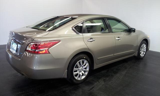 2013 Nissan Altima Pickupslt Quad Cab SWB 4WD 4x4 Truck