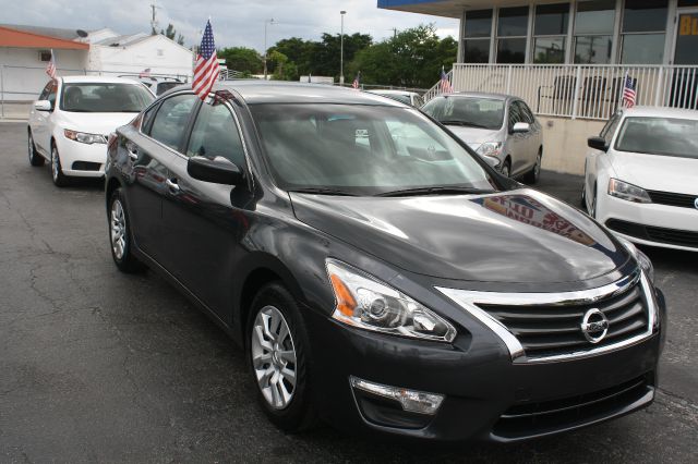 2013 Nissan Altima Pickupslt Quad Cab SWB 4WD 4x4 Truck
