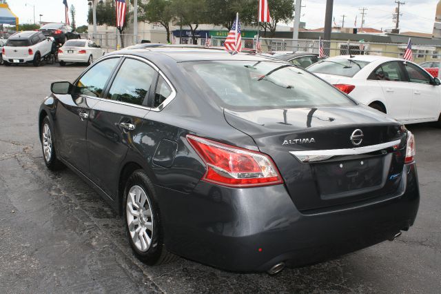 2013 Nissan Altima Pickupslt Quad Cab SWB 4WD 4x4 Truck