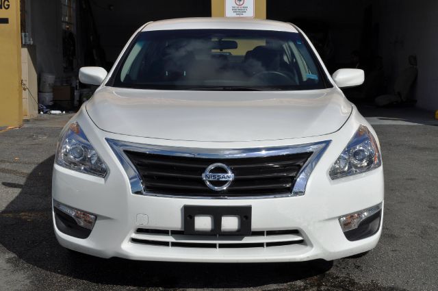 2013 Nissan Altima 2dr Cpe Performance Manual