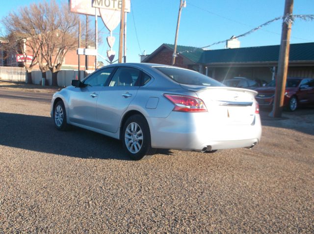 2013 Nissan Altima Pickupslt Quad Cab SWB 4WD 4x4 Truck