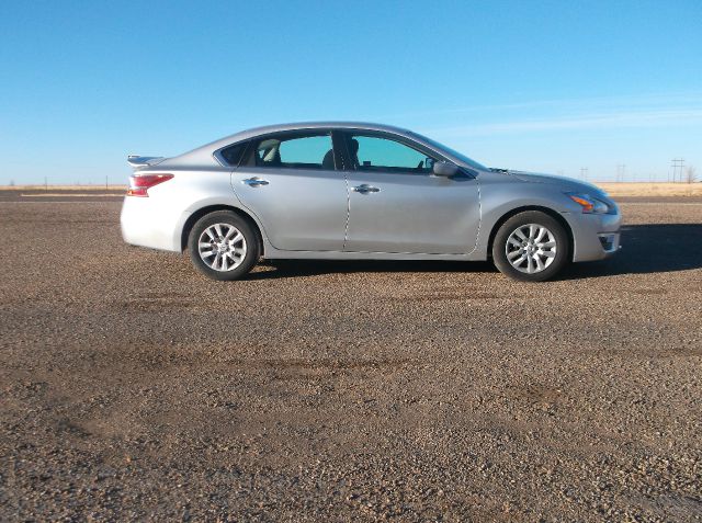 2013 Nissan Altima Pickupslt Quad Cab SWB 4WD 4x4 Truck
