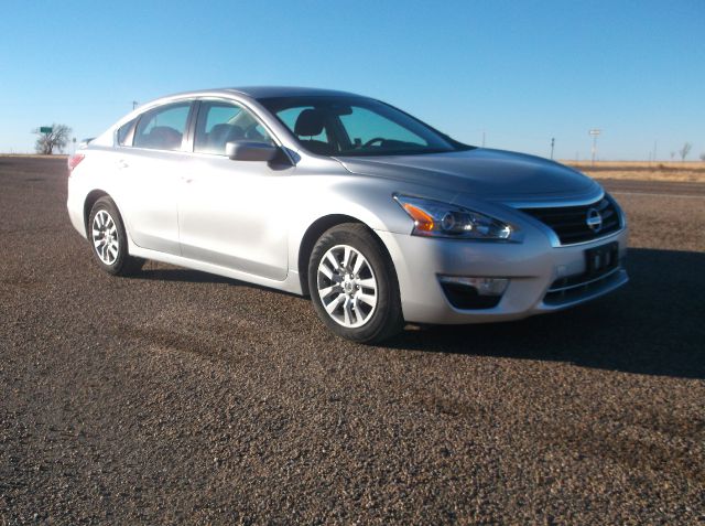 2013 Nissan Altima Pickupslt Quad Cab SWB 4WD 4x4 Truck