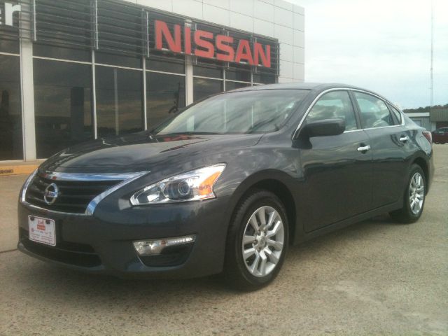 2013 Nissan Altima Pickupslt Quad Cab SWB 4WD 4x4 Truck