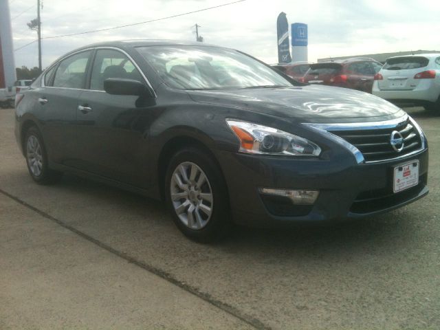 2013 Nissan Altima Pickupslt Quad Cab SWB 4WD 4x4 Truck