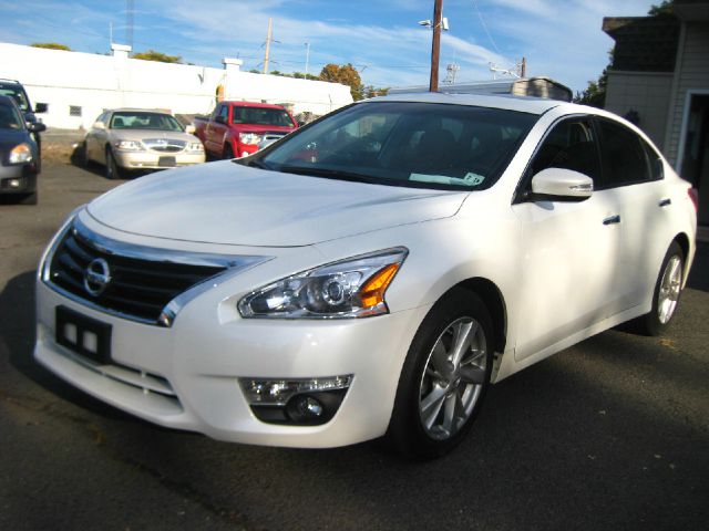 2013 Nissan Altima SLT Quad Cab 2WD
