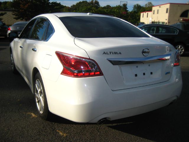 2013 Nissan Altima SLT Quad Cab 2WD