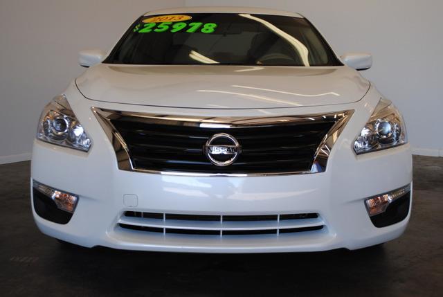 2013 Nissan Altima Pickupslt Quad Cab SWB 4WD 4x4 Truck