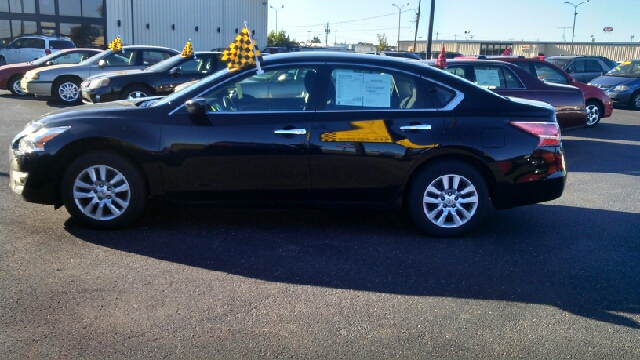 2013 Nissan Altima Pickupslt Quad Cab SWB 4WD 4x4 Truck
